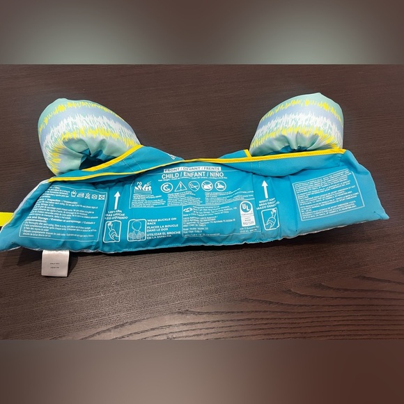 Speedo Aqua Shark Swim Vest for Kids - Picture 6 of 6